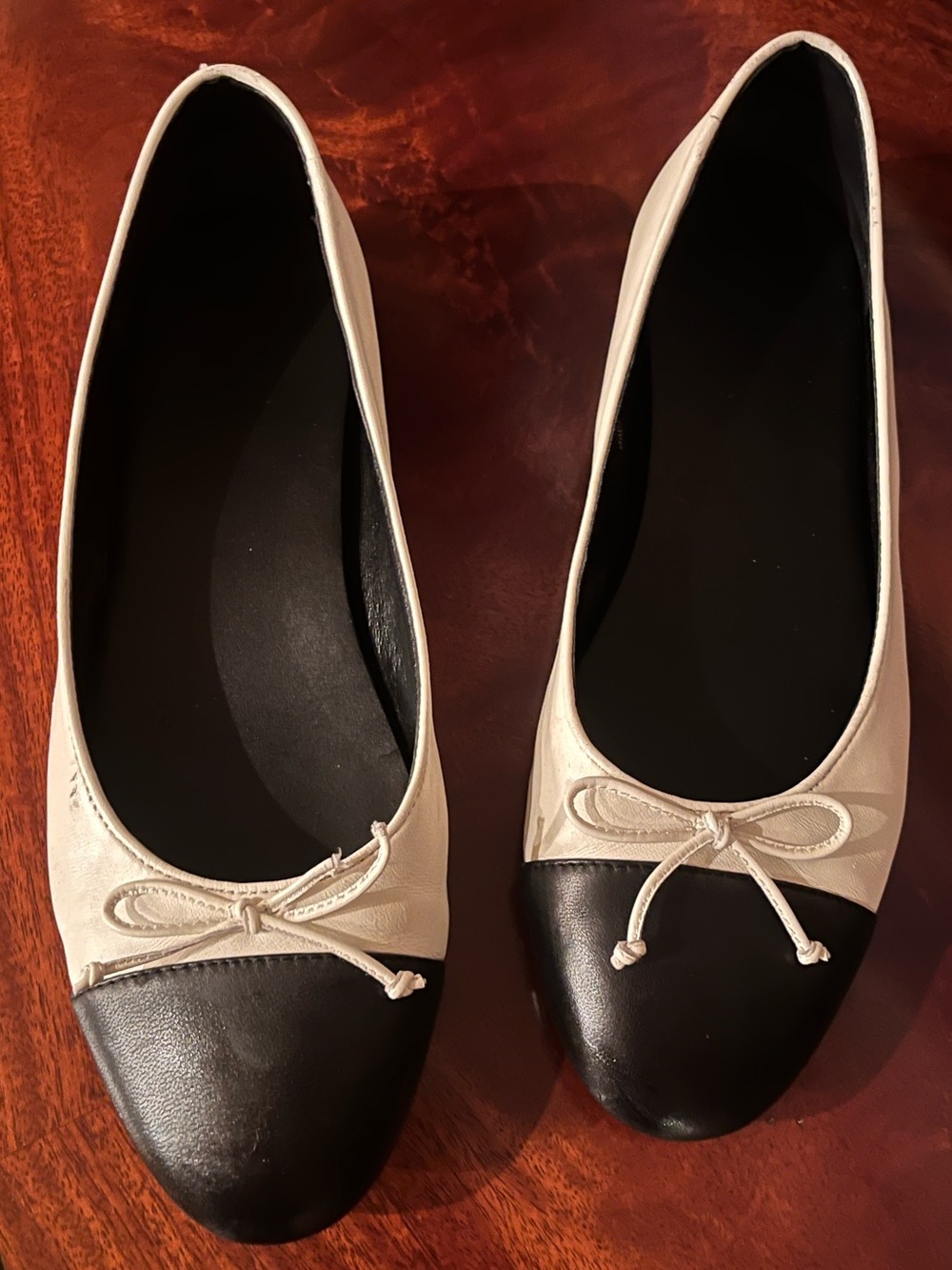 Quince Two-Tone Black and Cream Bow Ballet Flats